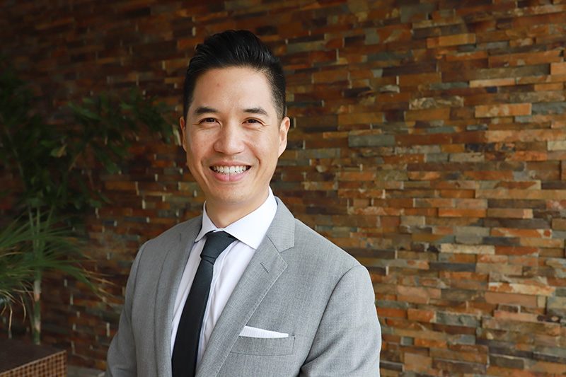Dr. Simon Choyee